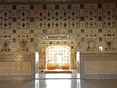 26 Jaipur Amber Fort Jai Mandir Sheesh Mahal Mirror Palace Audience Room for the Maharajah with Reclining Pillows and Hookah