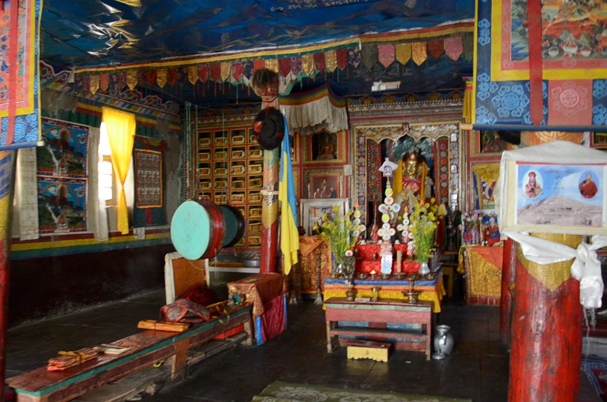 18 Inside Tashi Lhakhang Gompa In Phu With Statue Of Padmasambhava ...