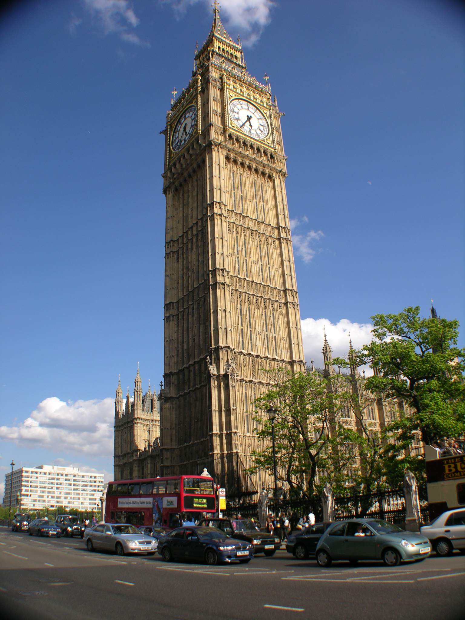 Основан лондон году. Фэймос Тауэр. Отель в Лондоне Биг Бен. Ташкент Биг Бен. Год основания Лондона.
