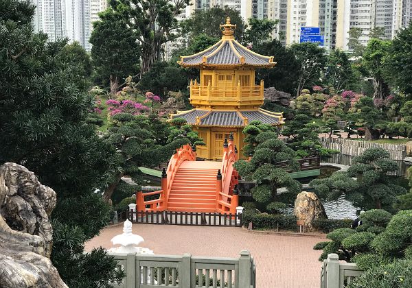 Chi Lin Nunnery and Nan Lian Garden