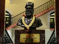 26 Taj Mahal Palace Hotel Mumbai Statue Of The Hotel Founder Jamsetji Nusserwanji Tata On Grand Staircase