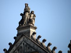 17 Mumbai Chhatrapati Shivaji Victoria Terminus Side Wing Is Topped By A Statue Of Agriculture