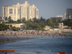 23 Chowpatty Beach And Saifee Hospital Next To Mumbai Marine Drive