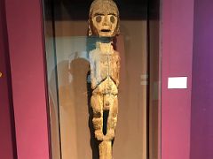 01 Carving of a Zemi, Possibly Youcahuna Surmounted on a Staff 1000-1400 wood sculpture National Gallery Of Jamaica Kingston