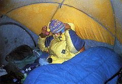20D Wanda Rutkiewicz A Caravan Of Dreams - Wanda Rutkiewicz In Her High Camp On Kangchenjunga May 1992 Carlos Carsolio: 