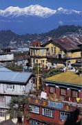 04B Footsteps In The Clouds - Kangchenjunga South Face And Darjeeling In November 1998 they trekked from Taplejung to North and South Base Camps. In December 1988 they completed their circuit with a trek from Darjeeling to Dzongri…