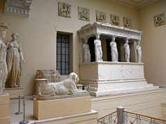 Greek Courtyard - Caryatids from Erechtheion, Melpomene statue, Erechtheion South portico, Lions from sanctuary Isis and Serapis in Rome - reproductions - Pushkin Museum Moscow Russia