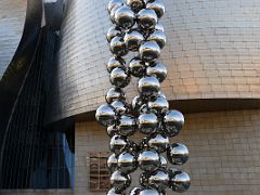02B Tall Tree and the Eye by Anish Kapoor 2007 consists of 73 reflective spheres anchored around three axes Guggenheim Bilbao Spain