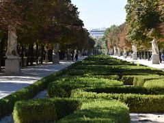 05A Paseo de la Argentina Statue Walk Has statues of Spanish royalty sculpted 1750-53 El Retiro Park Madrid Spain