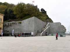 06A The New Modern Extension Of The San Telmo Museum Wedges Into The Hill Urgull In Old Town Parte Vieja San Sebastian Donostia Spain