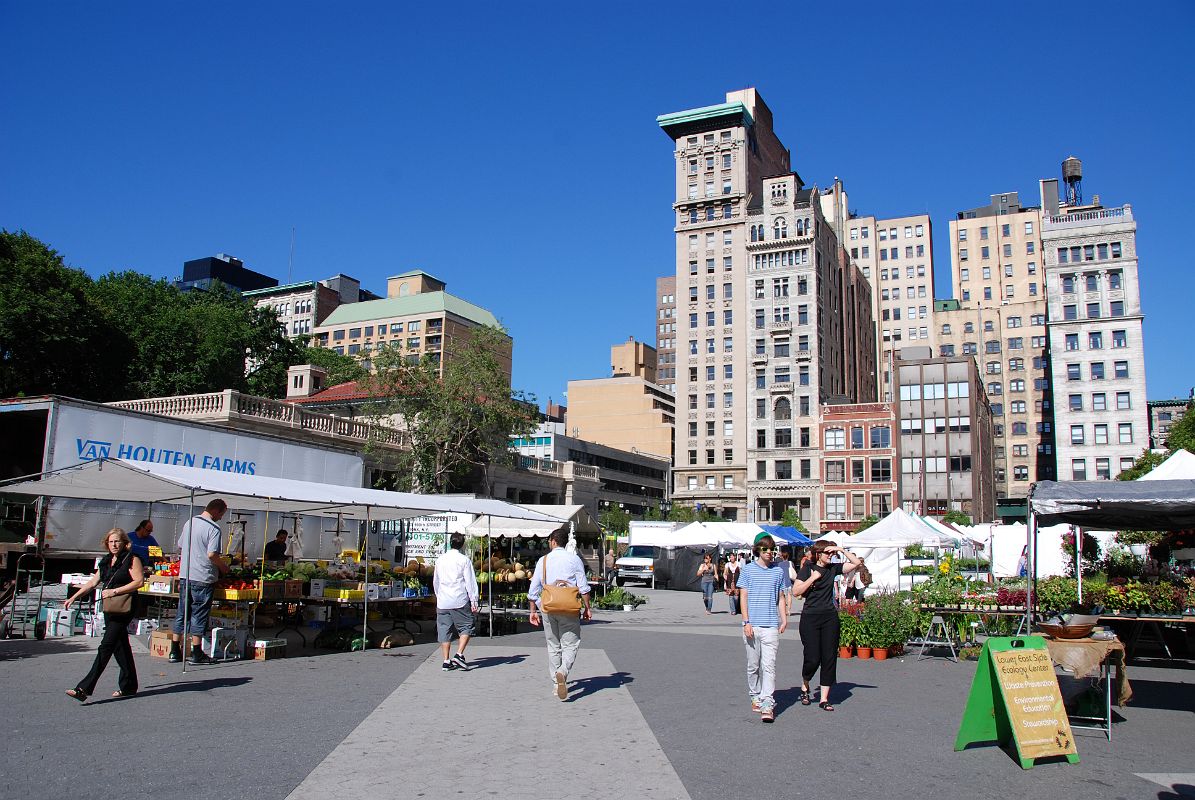 03-1 Farmers Market Looking West To Bank of the Metropolis Building and ...