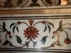 Agra Taj Mahal 27 Taj Mahal Mausoleum Interior Inlay Railing Next To Cenotaphs Flowers Close Up