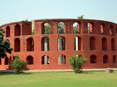 07 Delhi Jantar Mantar Ram Yantra Outside