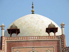 03 Delhi Humayun Tomb Chhatris And Small Minarets Surround The White Marble Central Dome From The West