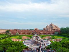 09 Delhi Akshardham Temple Yogi Hraday Kamal Lotus Shaped Sunken Garden