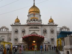 06A The Gurdwara Bangla Sahib Just Before Sunrise Delhi India