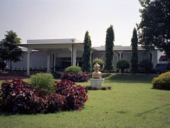 02A We Stayed At The Very Comfortable Chandela Hotel In Khajuraho India 1991