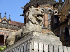 11 Mumbai Chhatrapati Shivaji Victoria Terminus The Tiger Statue On One Entrance Gate Represents India