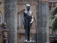 02 King George V Statue In The Garden Of Mumbai Prince of Wales Museum Chhatrapati Shivaji Maharaj Vastu Sangrahalaya