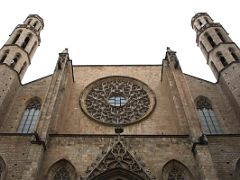 01B Looking up at the twin towers above Basilica of Santa Maria del Mar Barcelona Spain