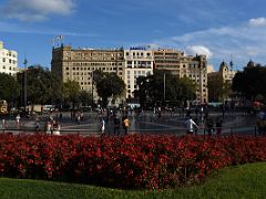 01A Placa Catalunya is a large square in central Barcelona that is generally considered to be its city centre Spain